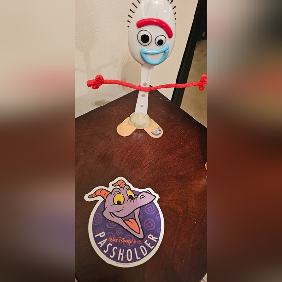 DISNEY FESTIVAL OF ARTS FIGMENT 2019 MAGNET ANNUAL PASSHOLDER - Picture 2 of 2